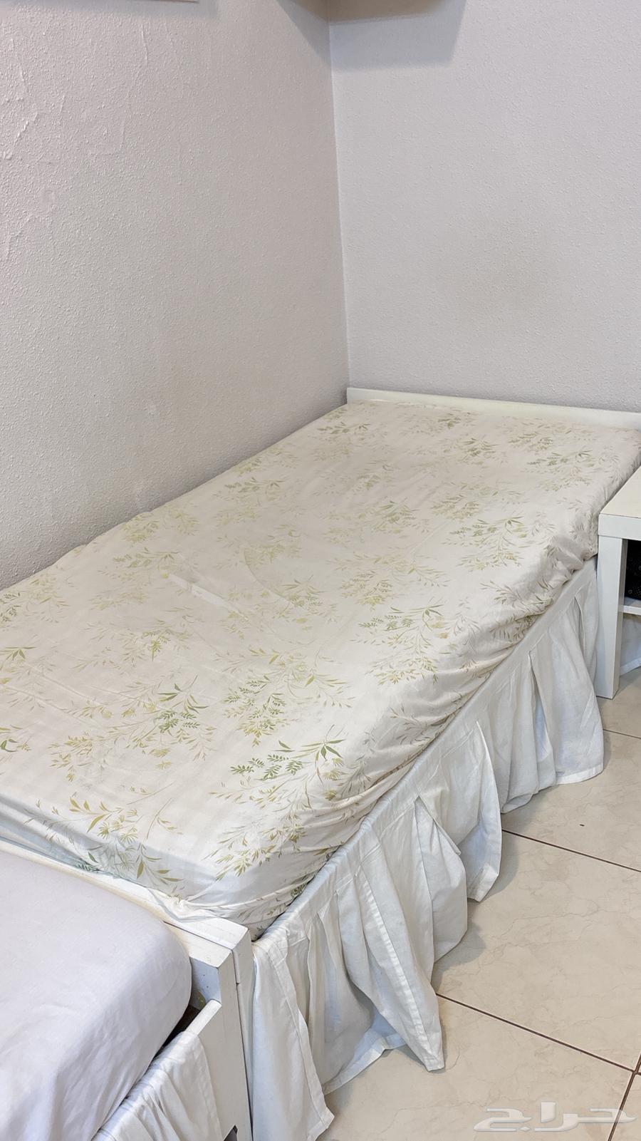 Bed with drawer64393596489473110