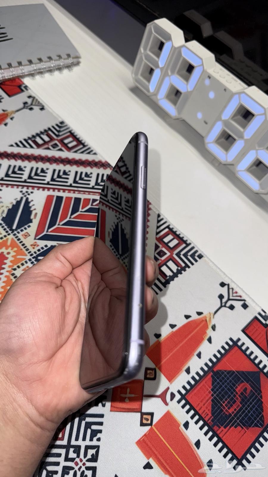 iPhone 11 in good condition64393901477506113