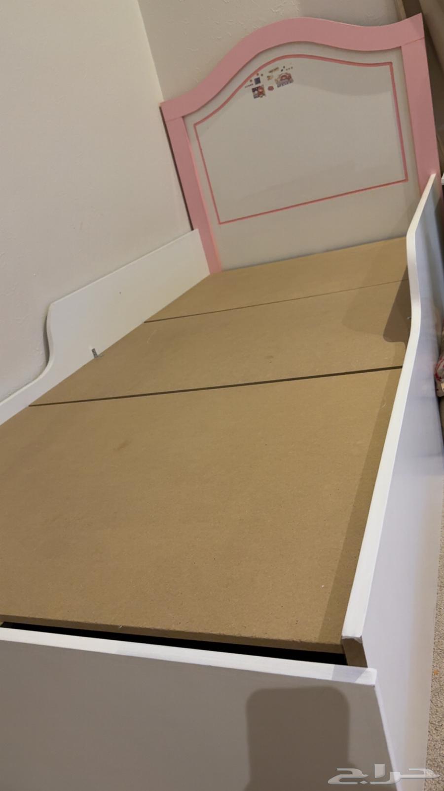 سرير خشب نظيف بدون خدوش64395853491202111