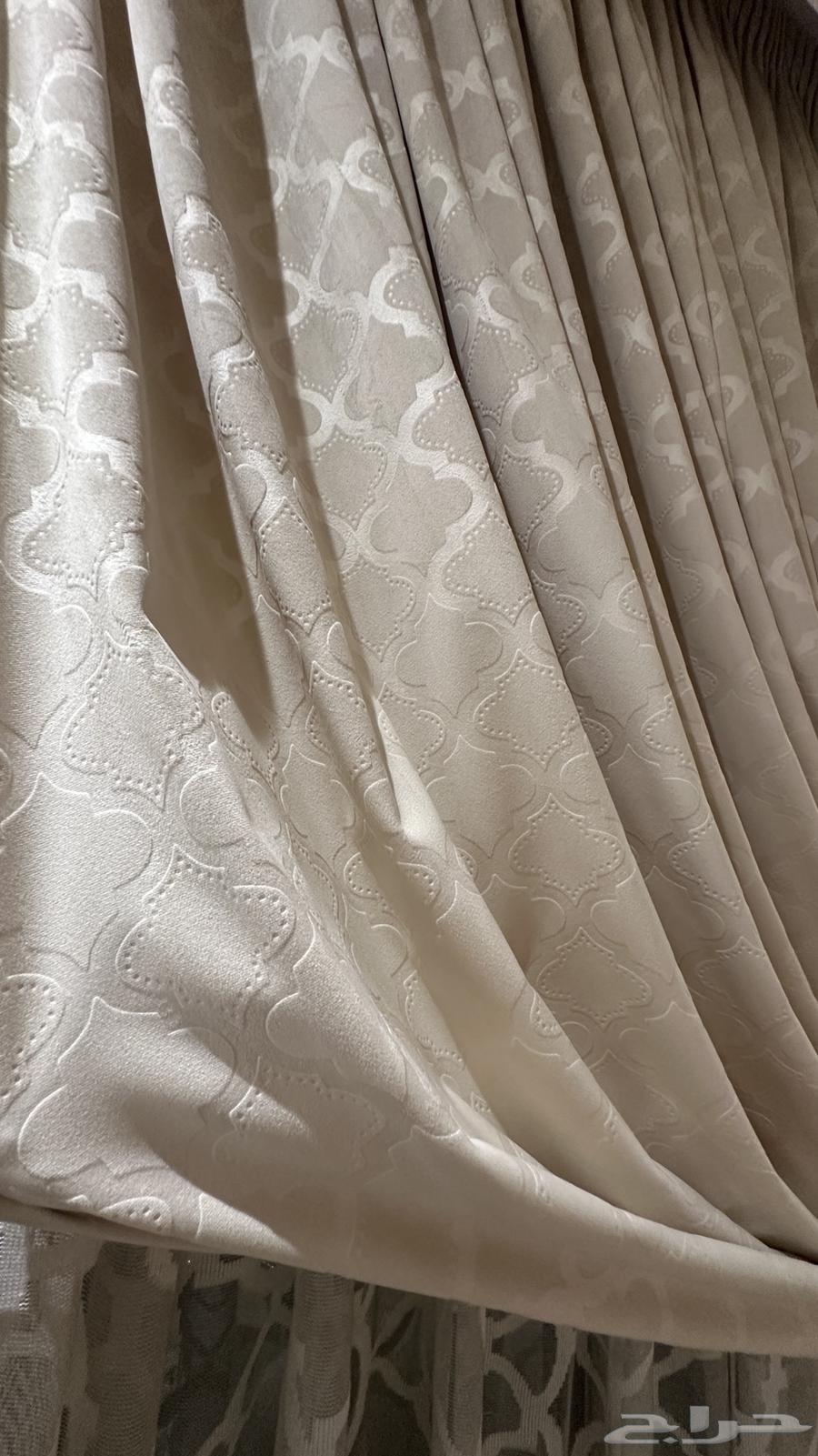 4 Curtains64397658946307114