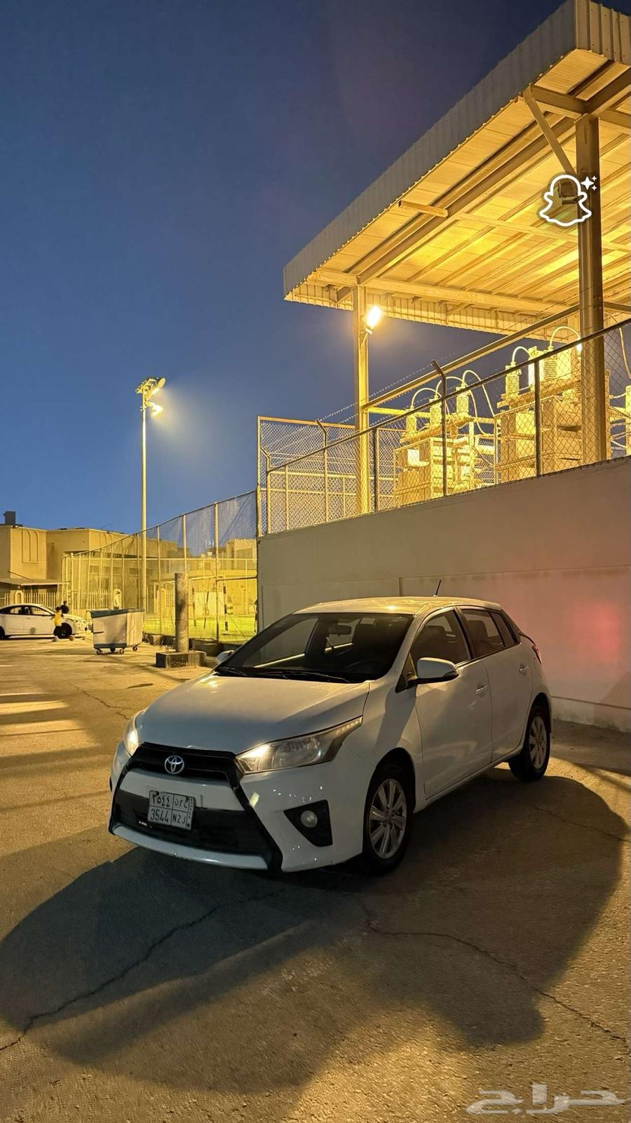 تويوتا يارس هاتشباك نظيف 201664548126483842111