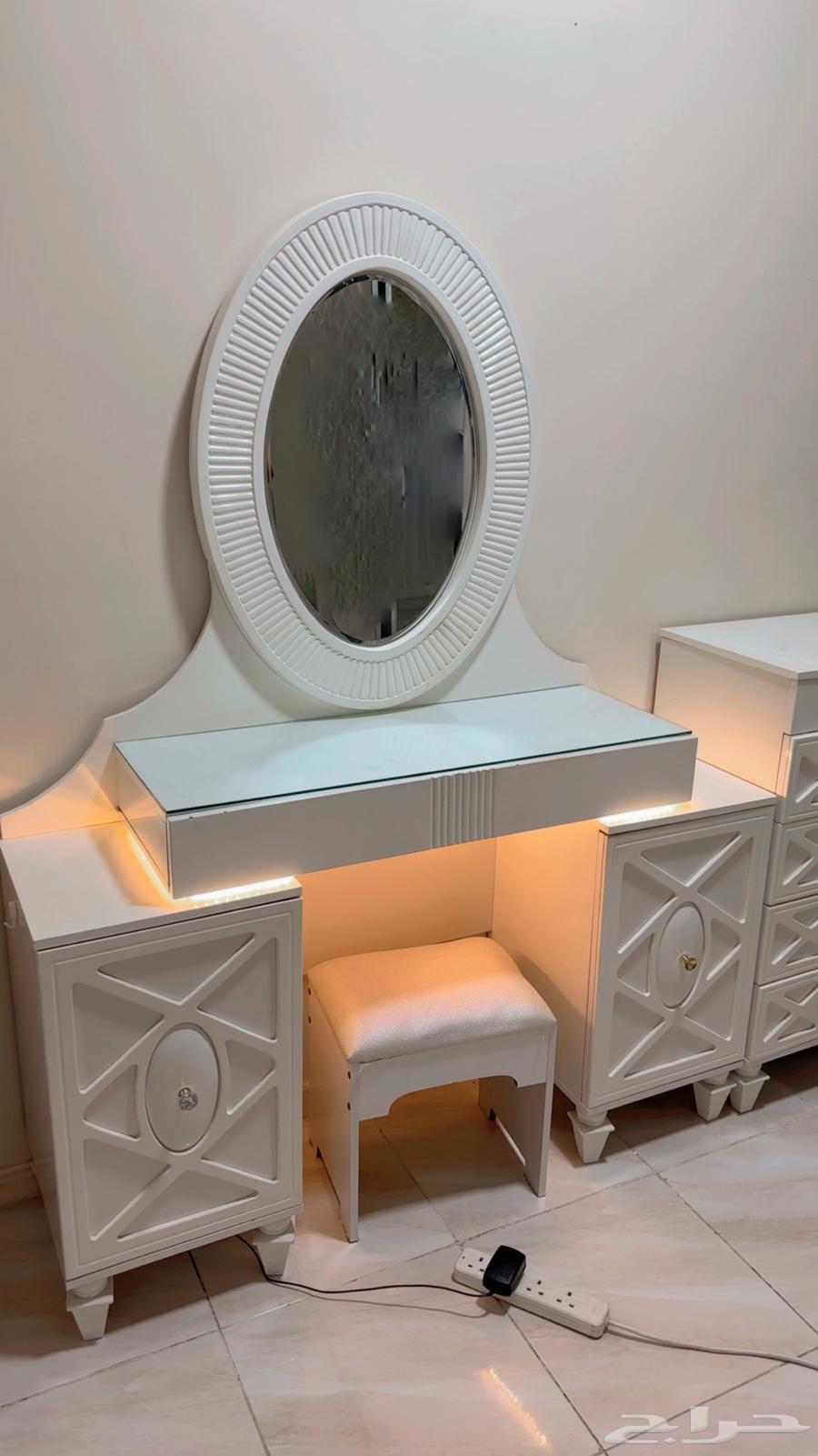Styling Table, Dressing Table with Mirror, Wardrobe Accessories64393623916290111