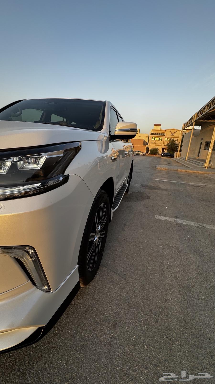 لكزس LX 57063618066267522114