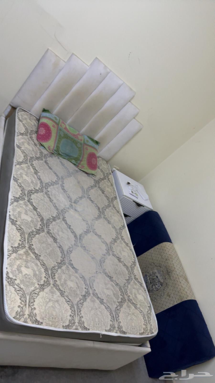 تسريحة و دالوب و سرير64395088588418110