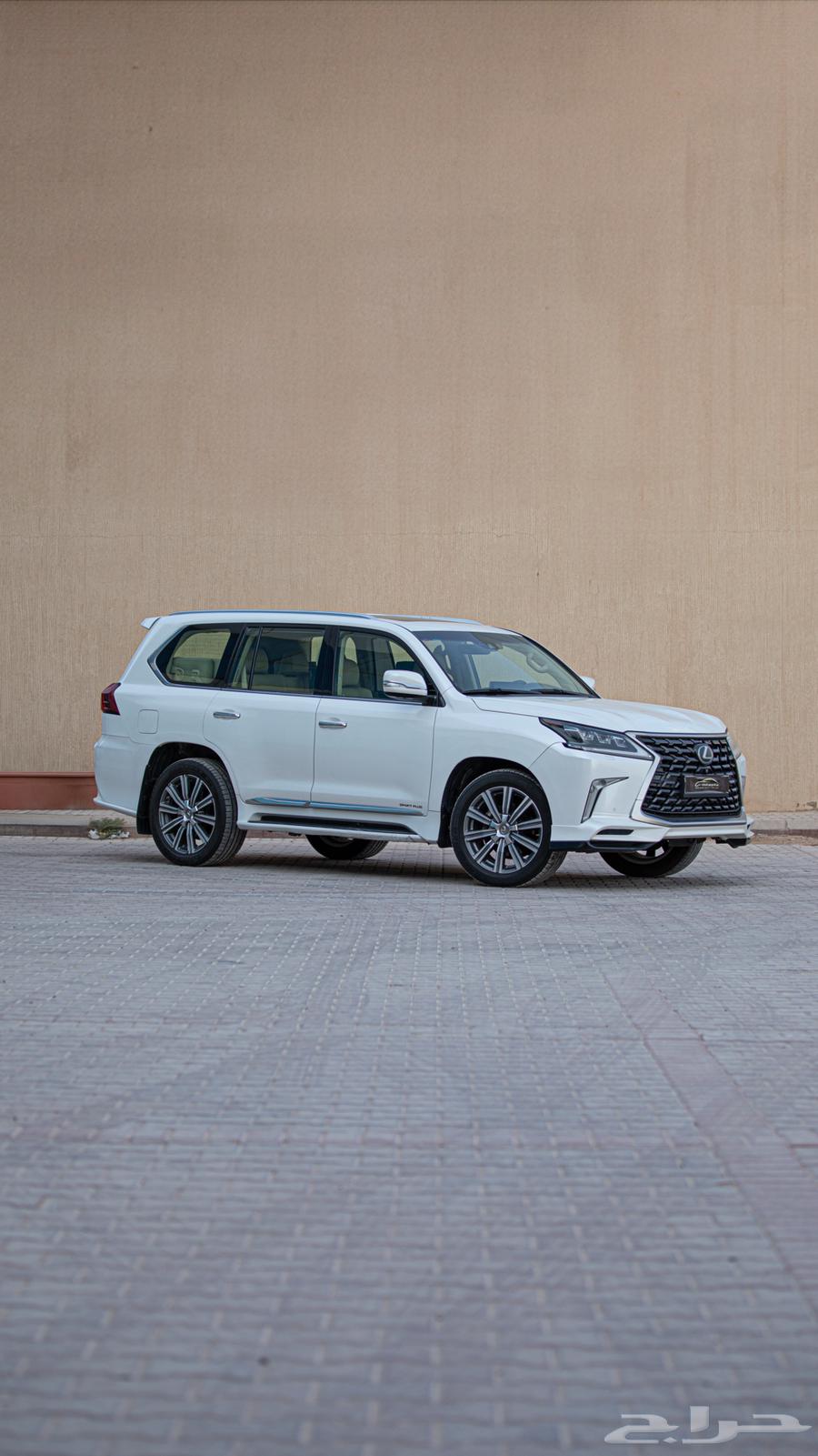 Lexus SUV (2016)64546860220675113
