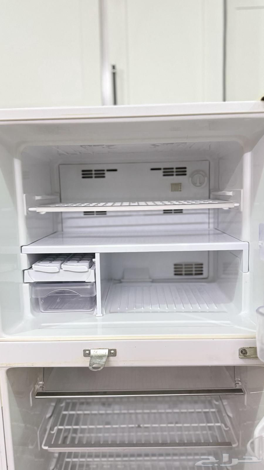 New refrigerator with separate cooling and freezing doors, high cooling capacity64394011897857113