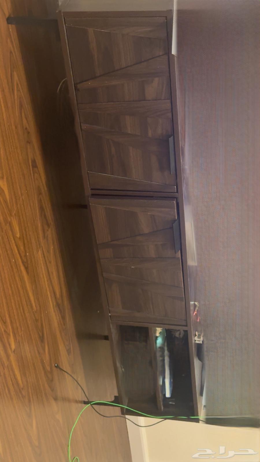 طاولة تيلفيزون في الرياض بسعر 200 ريال سعودي64396769455491110