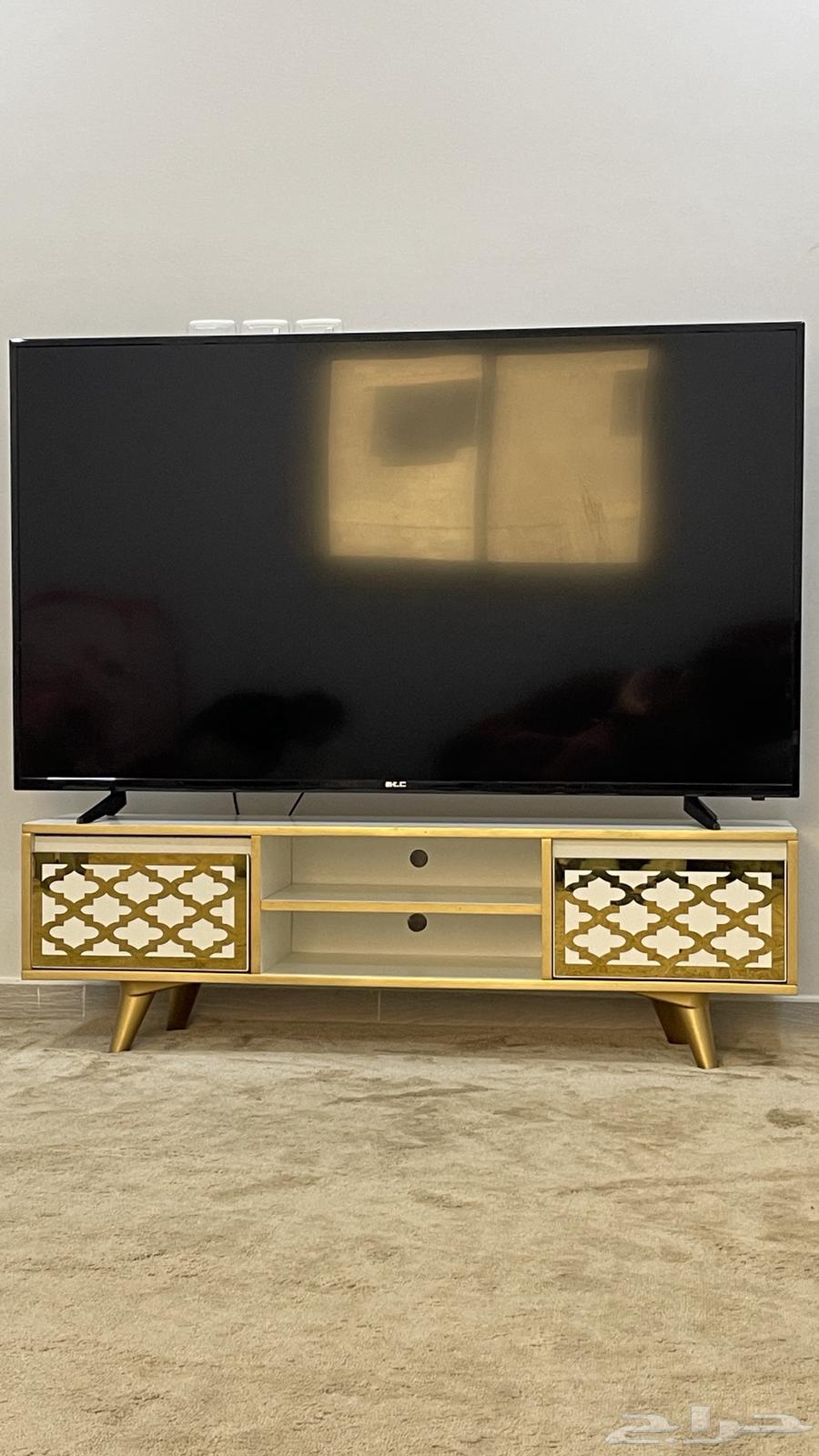 طاولة شاشه للبيع64395755218945110