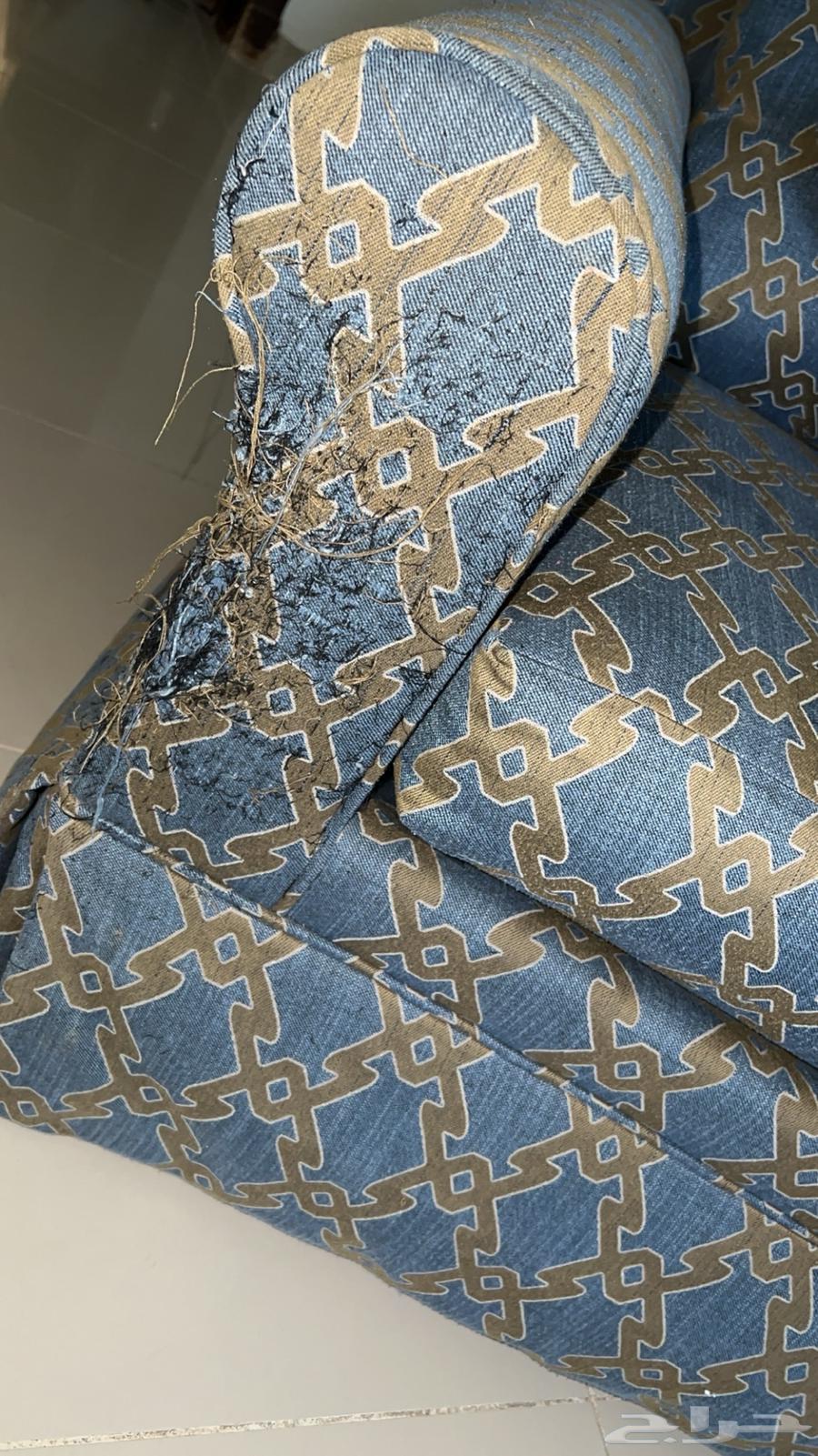 Very comfortable sofa64397130812802112