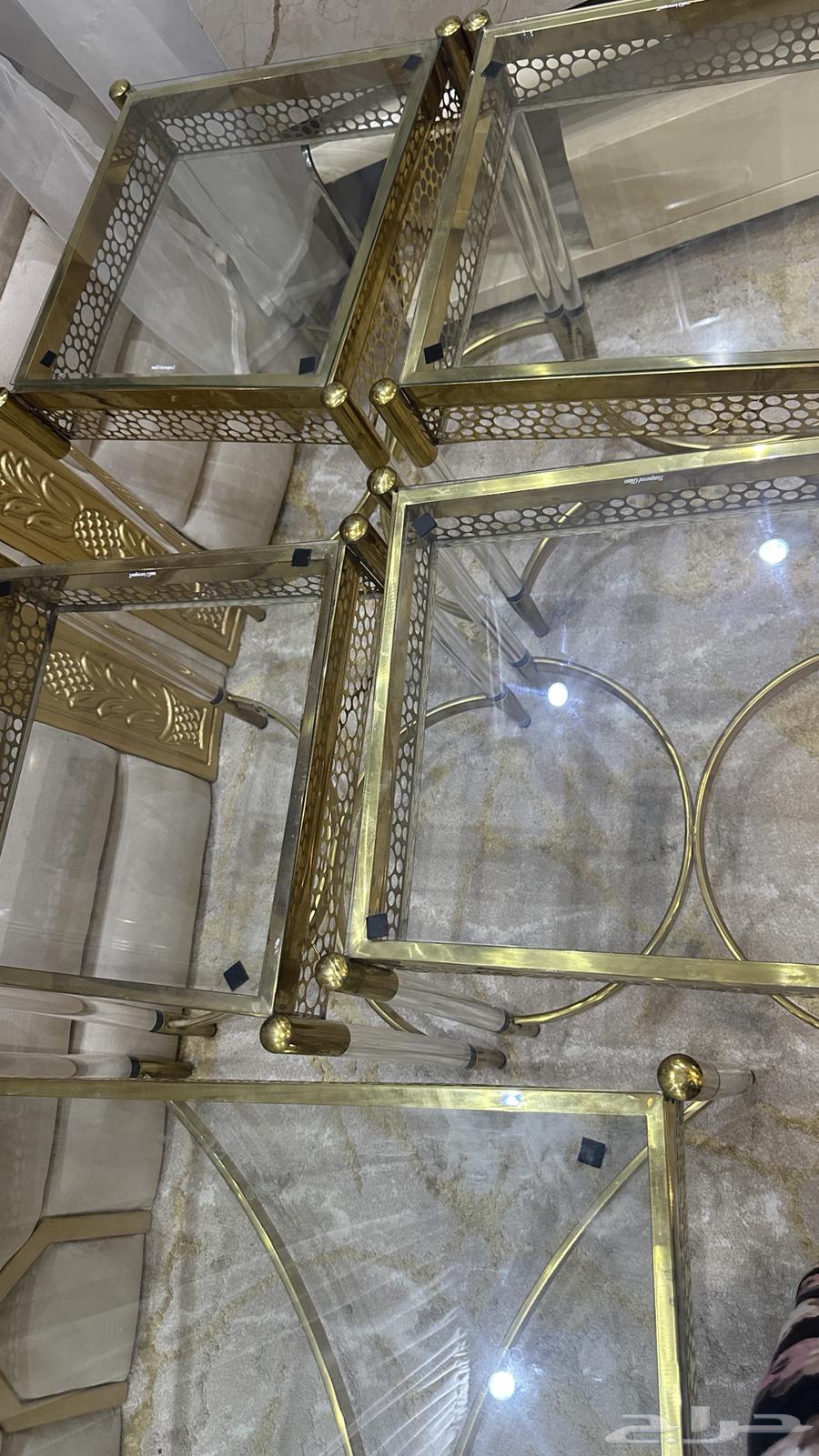 طاولات للبيع.64397284097282113