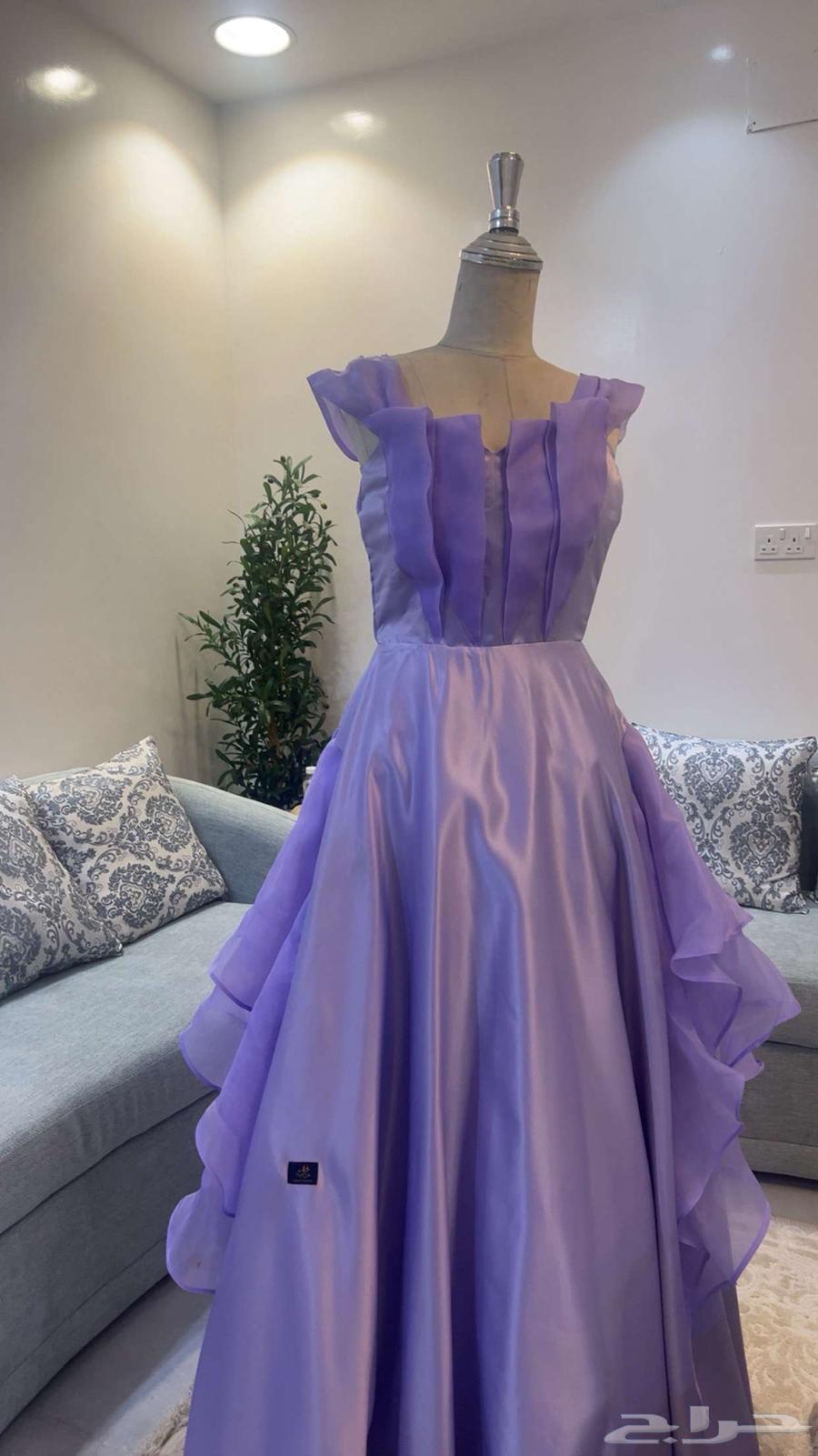 فستان مستعمل للبيع64399480135555111