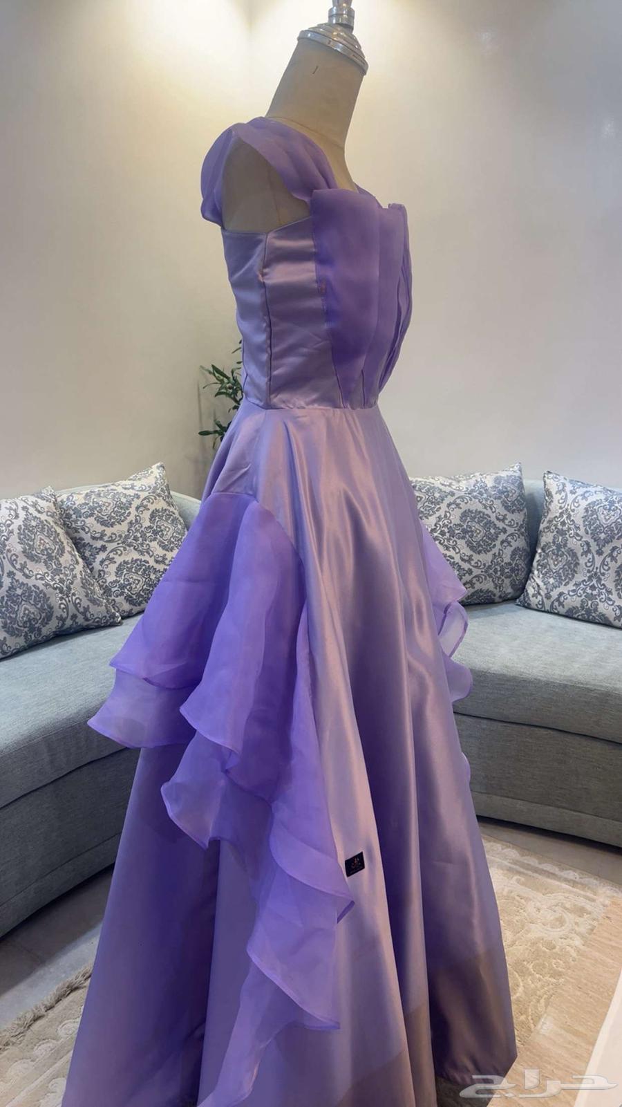 فستان مستعمل للبيع64399480135555110