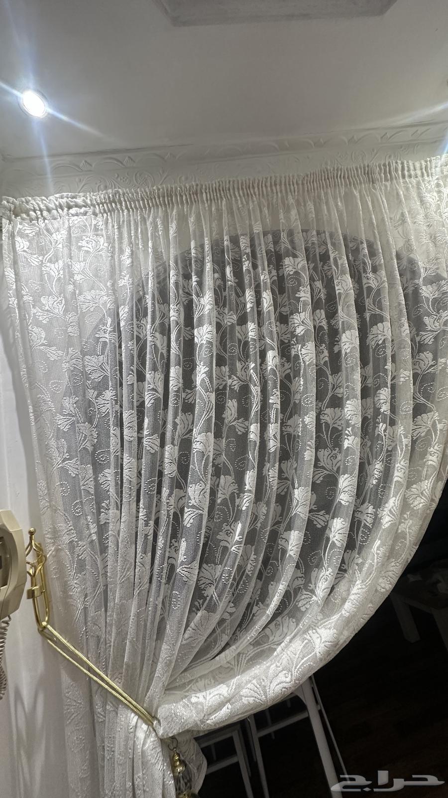 4 Curtains64397658946307111