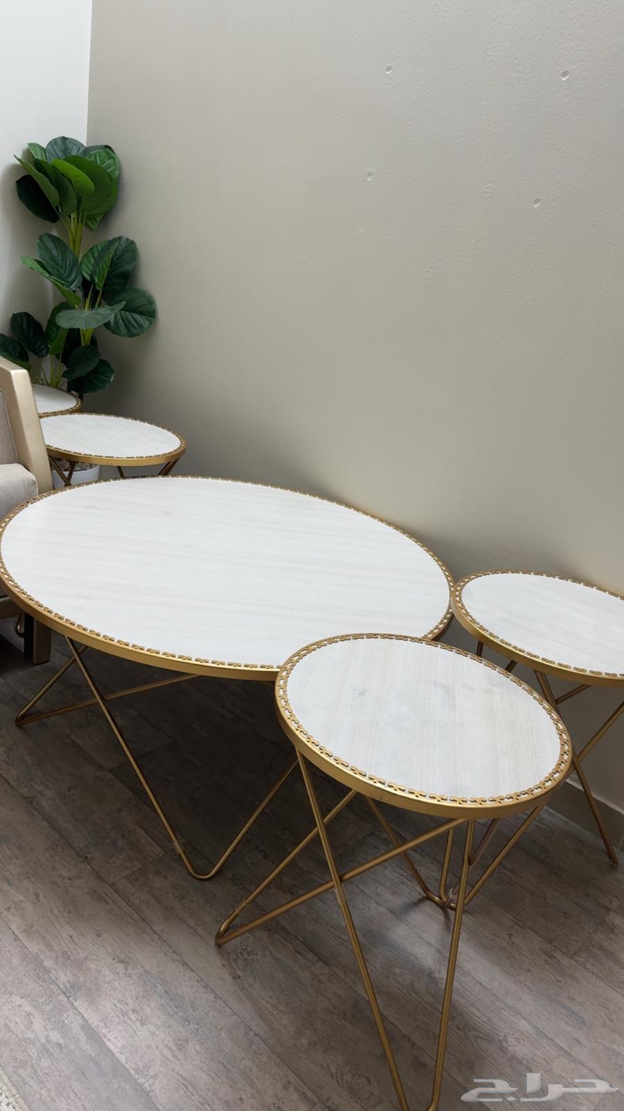 طاولات للبيع64387912590850111