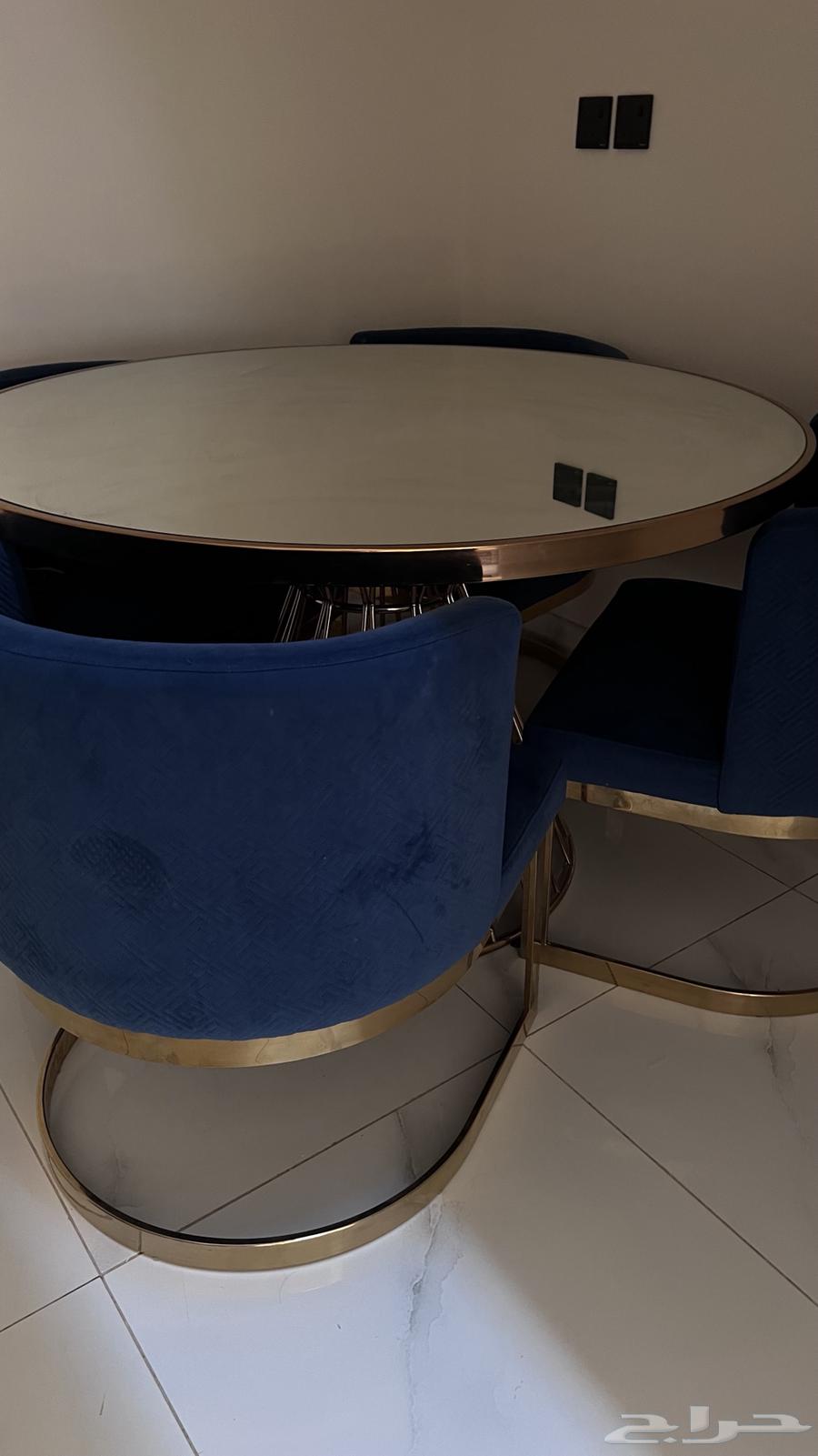 Dining table64399563819907113