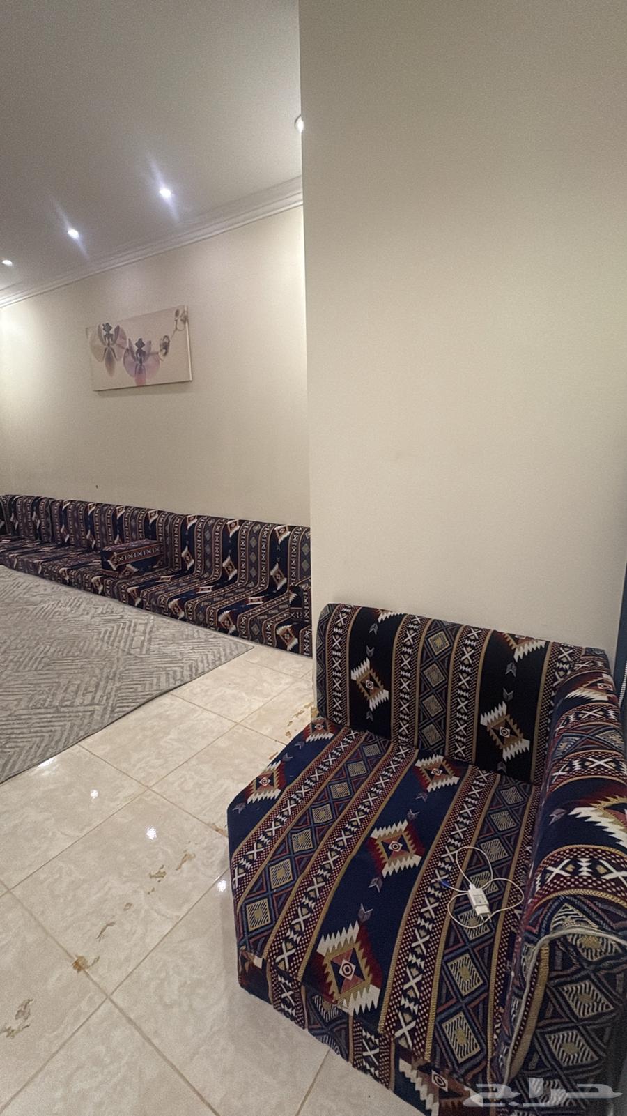 جلسه ارضيه 4 5 زاويتين الستلام عند الموقع لا يوجد توصيل64396602853891111