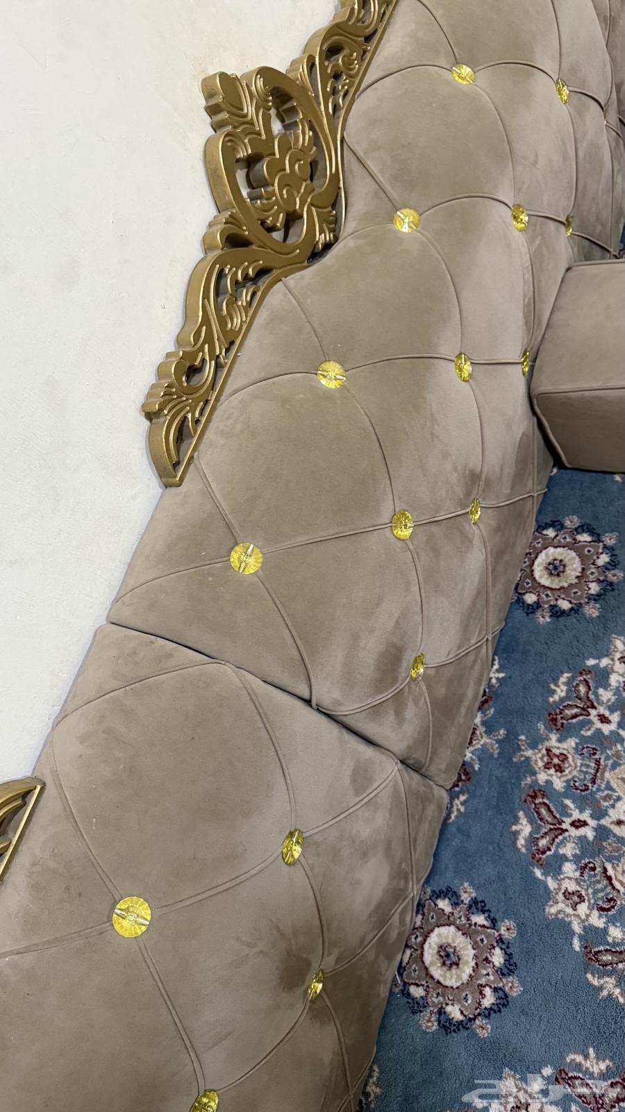 بيع جلسه بالستاره وفرشه ومخاد شبهه جديده السعر تواصل ع رقم64399800871297113