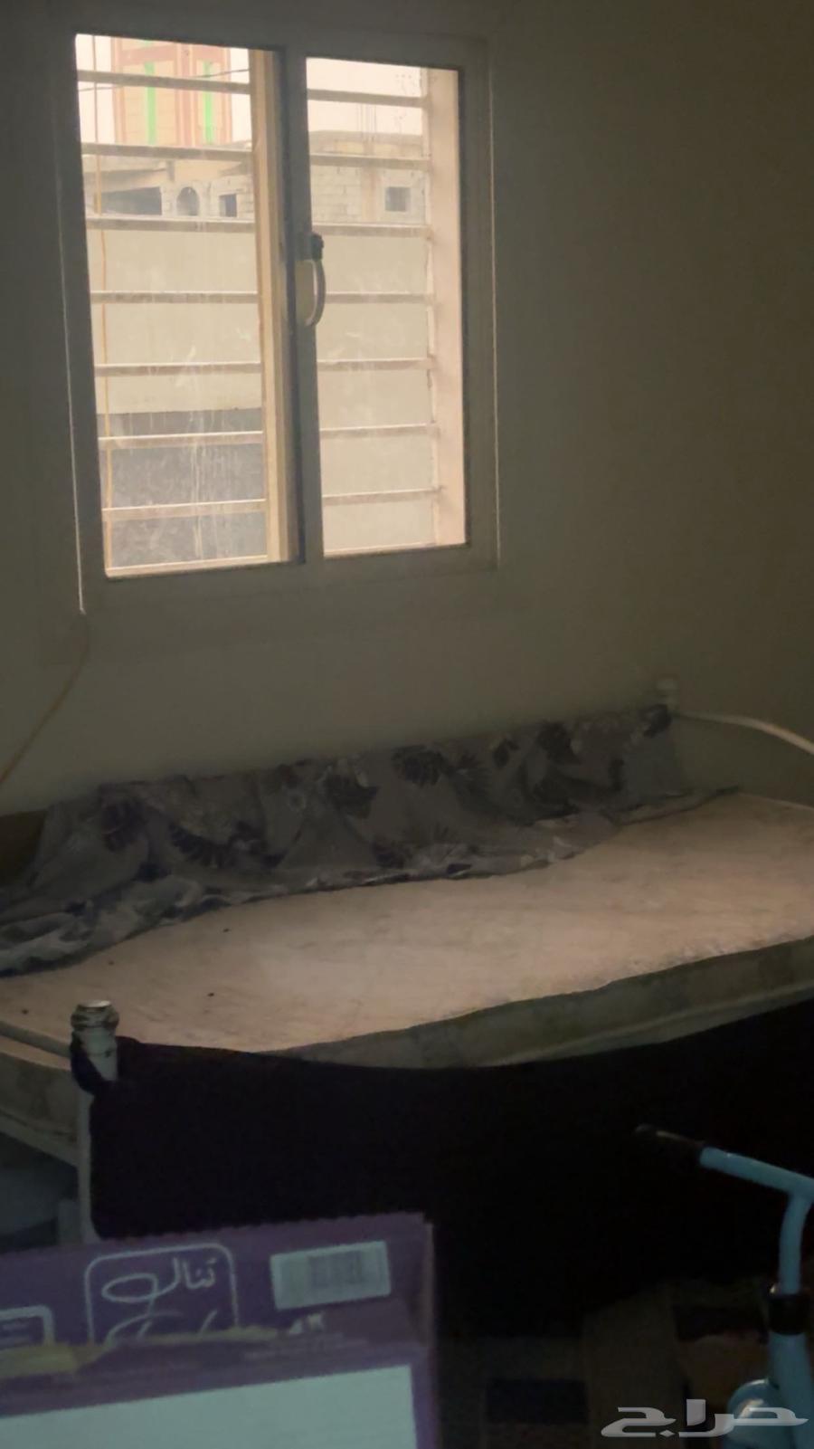 ثلاث كراسي للبيع شبة جديدة64398658811521110