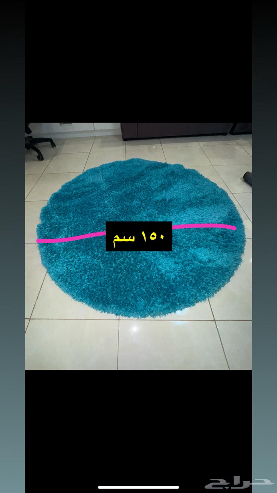 Circular blue sky-colored mat with a diameter of one and a half meters64394786629763111