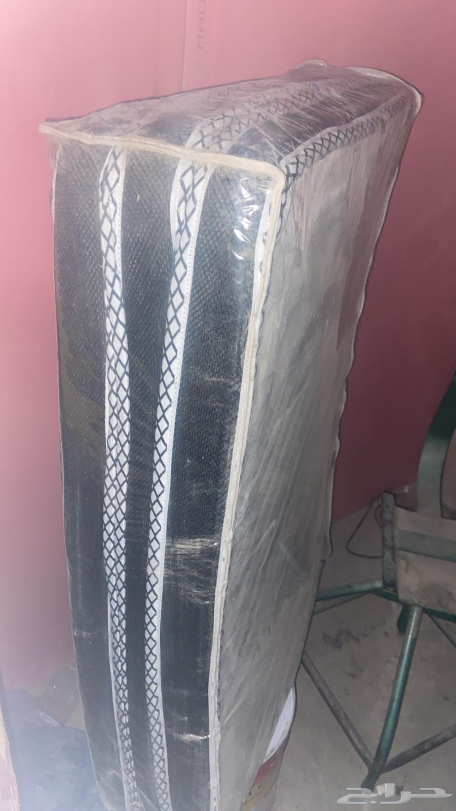 مرتبة نفر واحد للبيع64398589386115110