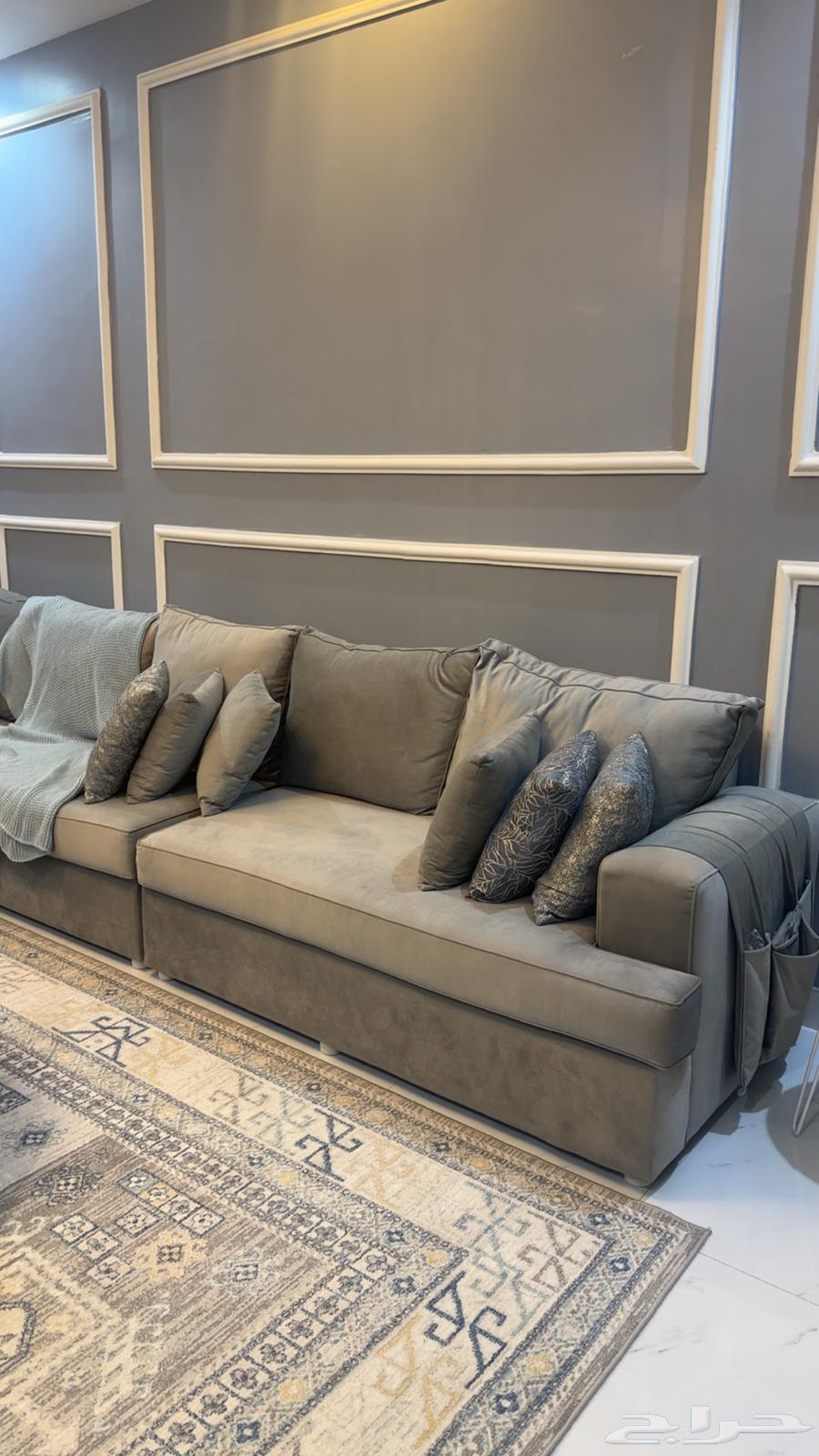 كنب للبيع مع ملحقاته64397436978946111