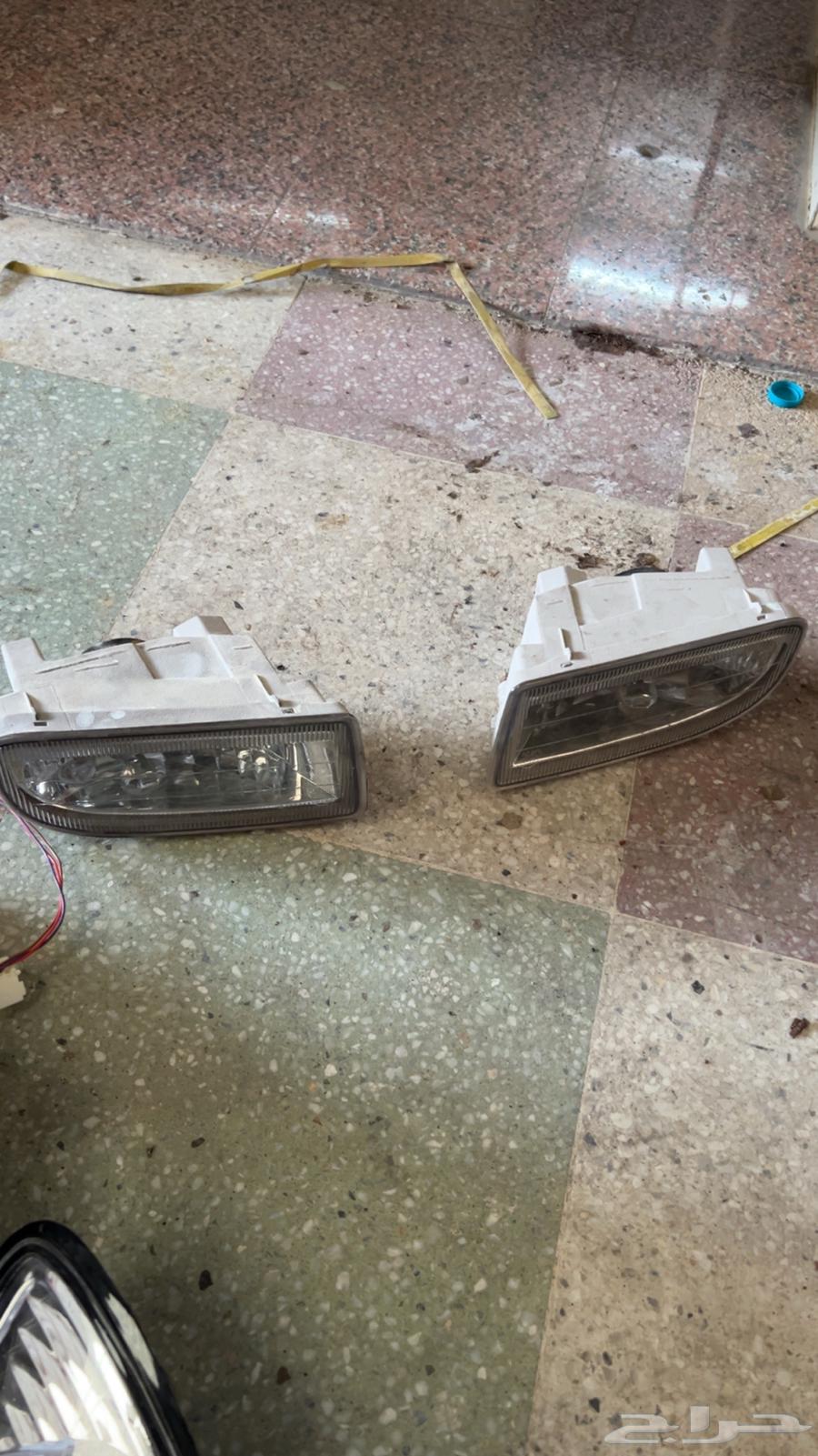 كشافات لاندكروزر 98الى2007 نظيفه جدا تايواني64538598719618111