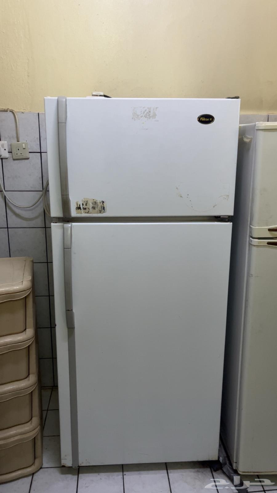 ثلاجتين كبار   ووحده صغيره والكهرب 11064393763685251110
