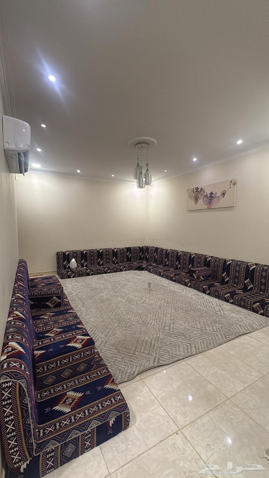 جلسه ارضيه 4 5 زاويتين الستلام عند الموقع لا يوجد توصيل64396602853891110