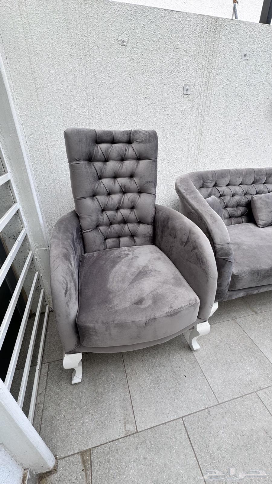 Sofa64396908079234112