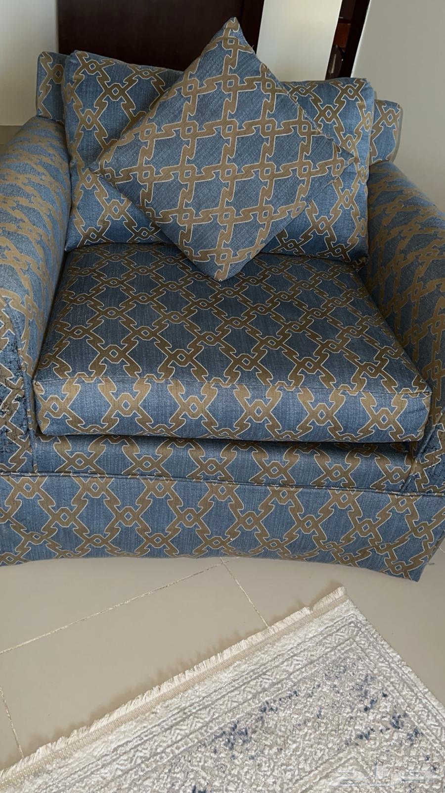 Very comfortable sofa64397130812802113