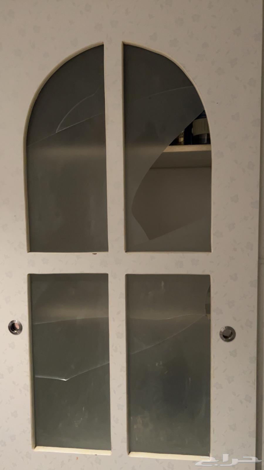 Wardrobe for sale, bought it for 3000, I want 85064394676041345112