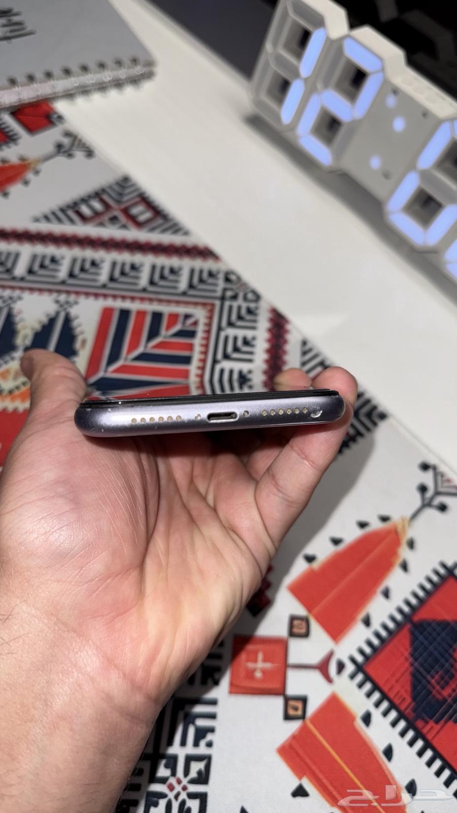 iPhone 11 in good condition64393901477506114