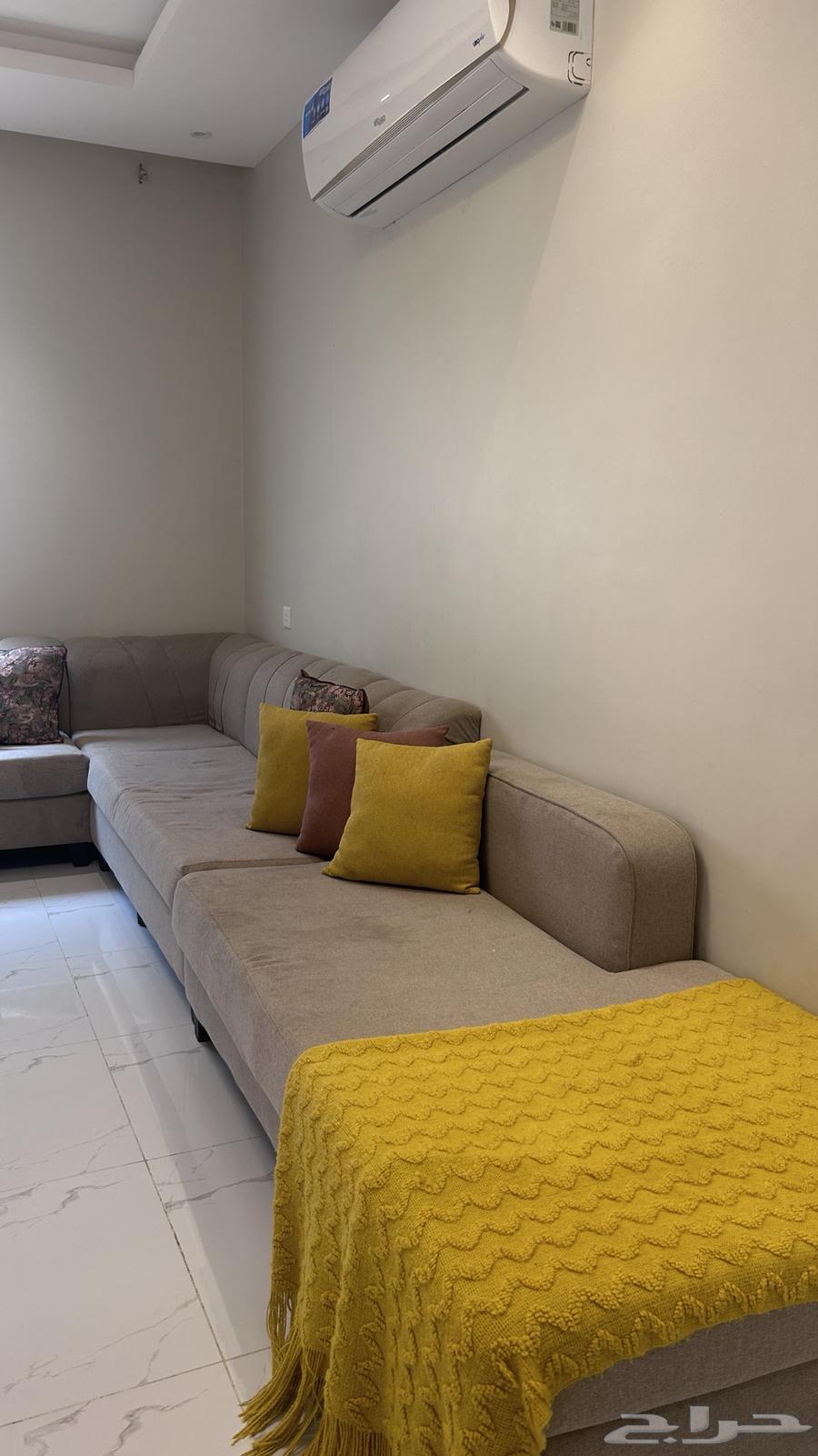 كنب حرف Lنظيف يحتاج غسيل فقط64396602861570110