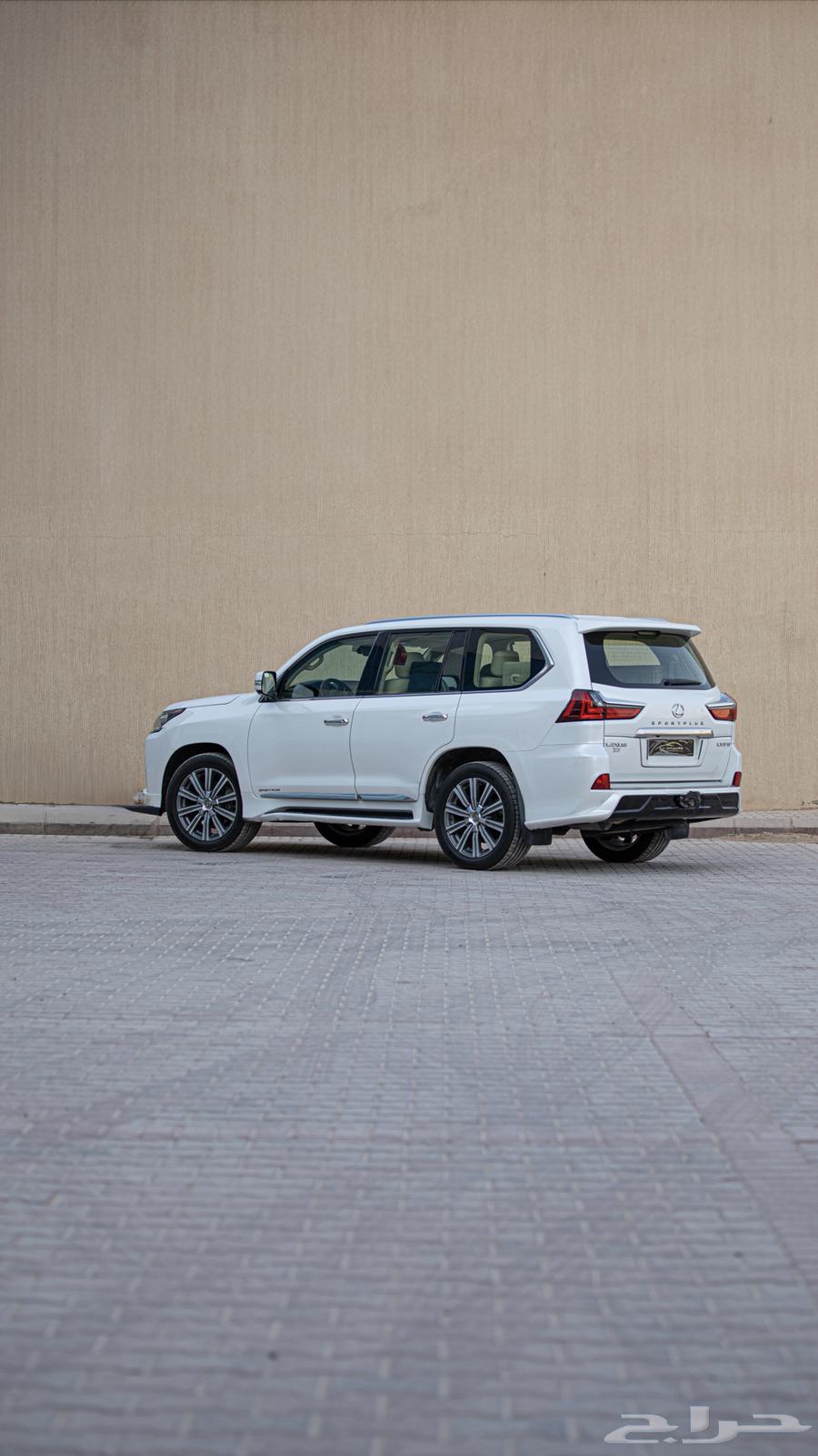 Lexus SUV (2016)64546860220675112