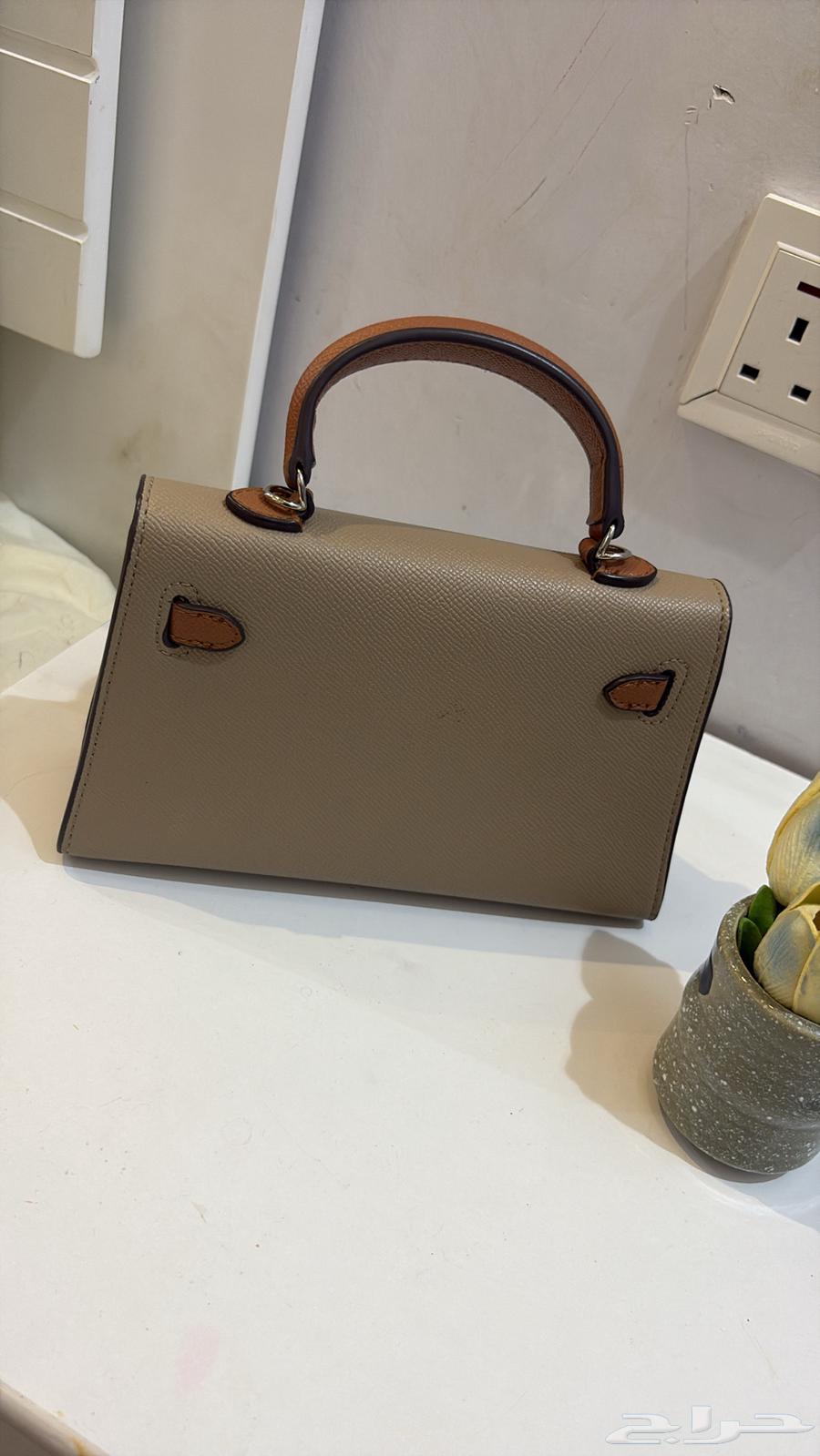 شنطة هرمز درجة أولى نظيفة كما هو واضح بالصور64394137497985111