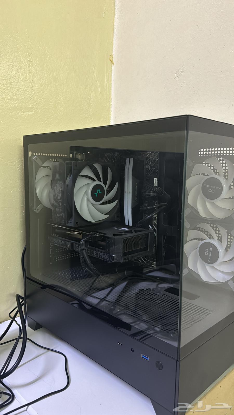 بي سي ل البيع يوجد شحن ل جميع انحاء المملكة وخارجها64398589427586111