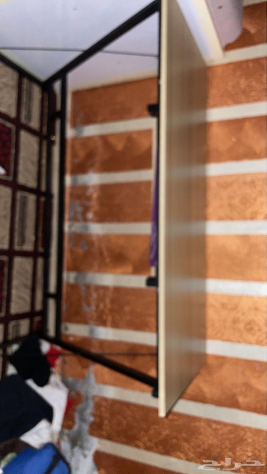 طاوله خشب للبيع64392772615555112