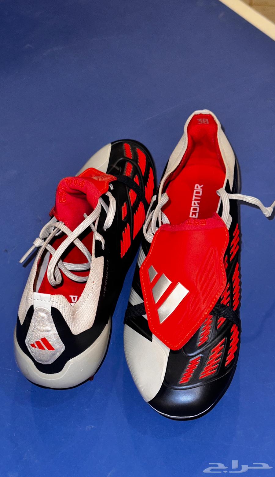 للبيع   جزمة أديداس من سلسلة Predator Accuracy مقاس  41.564393721499906110