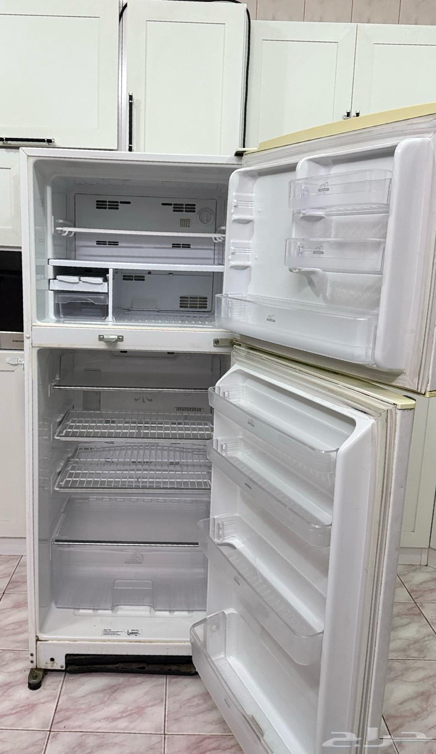 New refrigerator with separate cooling and freezing doors, high cooling capacity64394011897857111