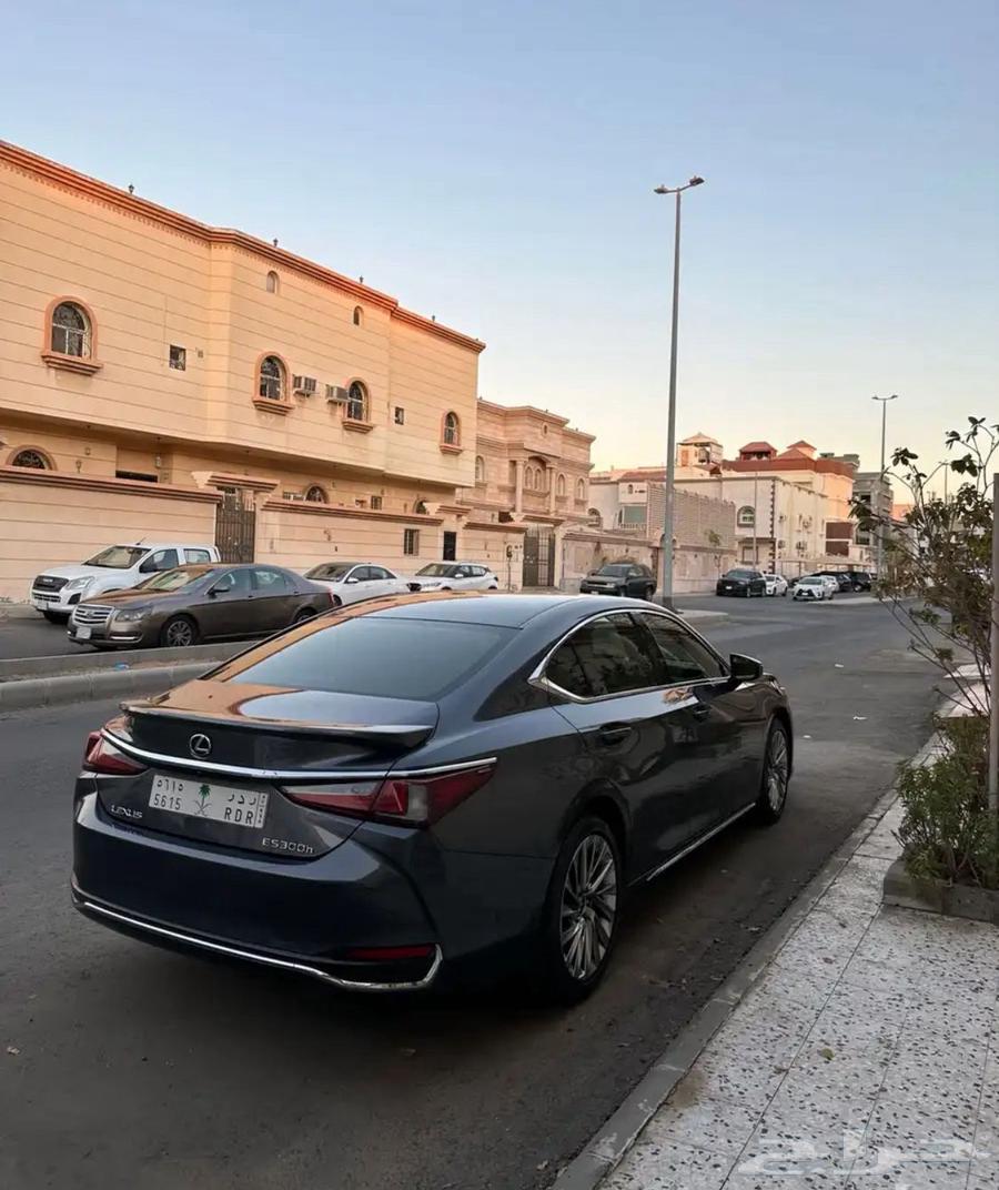 Lexus ES 30063618069954945111