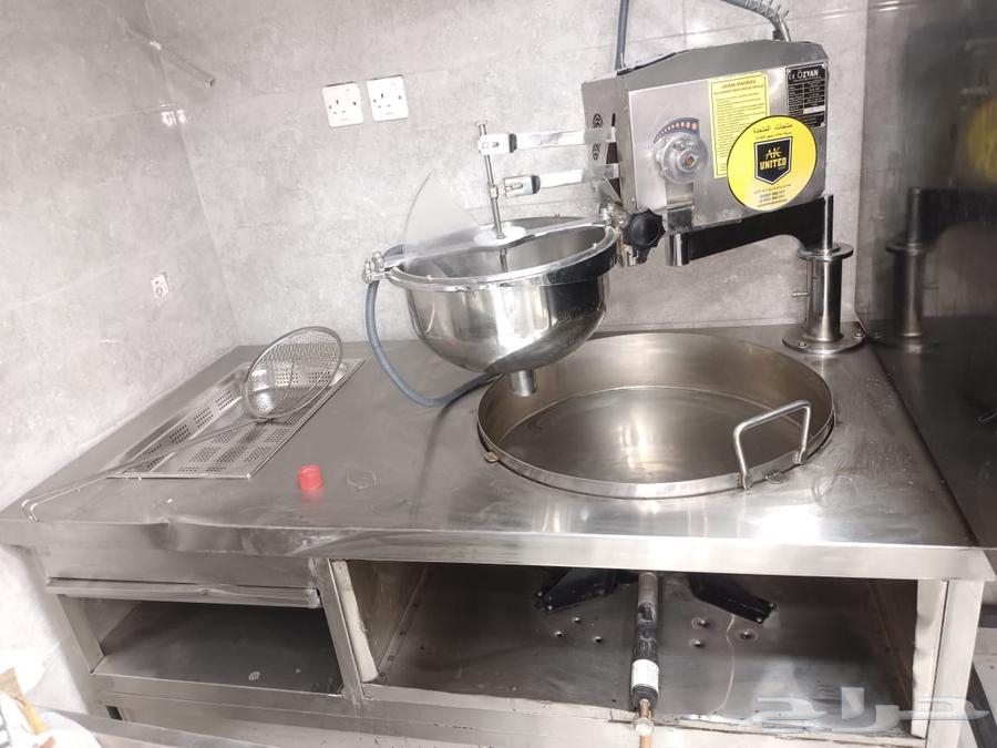 مكينة لقيمات اوزفان التركية الاصلية مع طاولة تفصيل شبه جديد64394372116098110