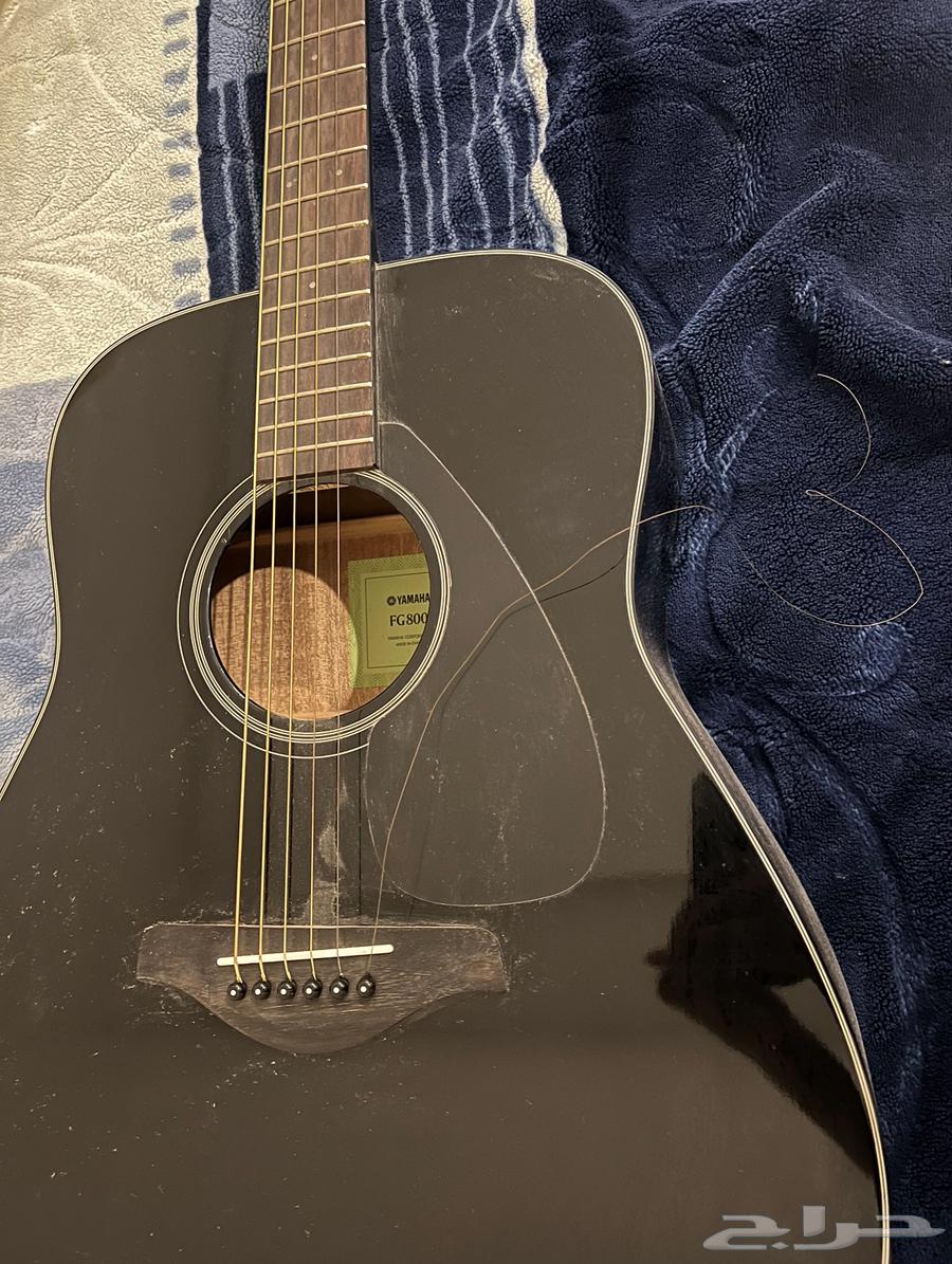 قيتار ملكي باللون الاسود64396533883138110