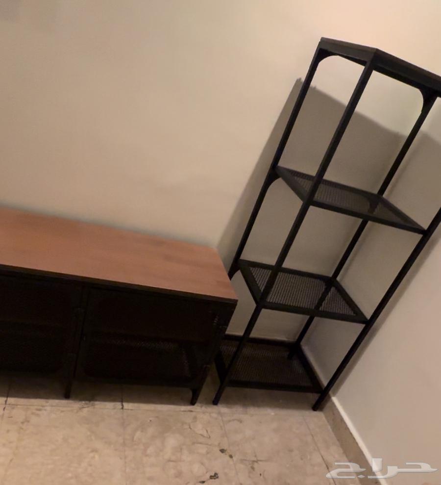 مكتبة تلفاز بحالة جيده64393101105282110