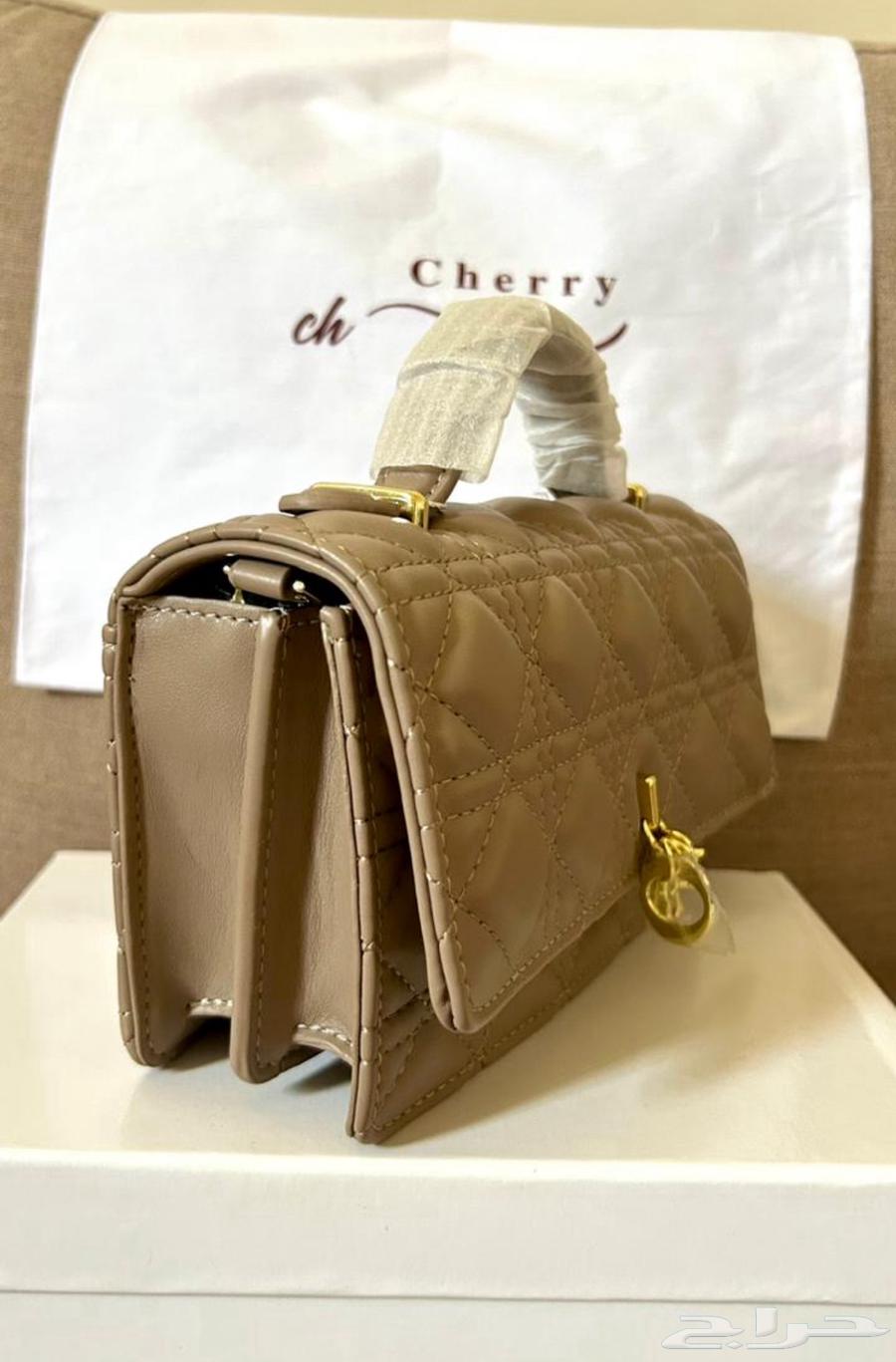 ديور64392786011138112