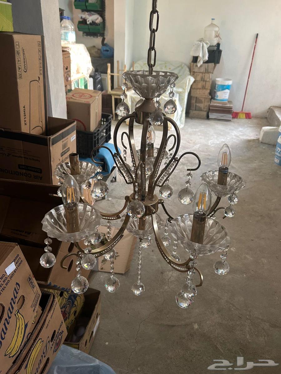 Curtain and chandeliers64399661796993111