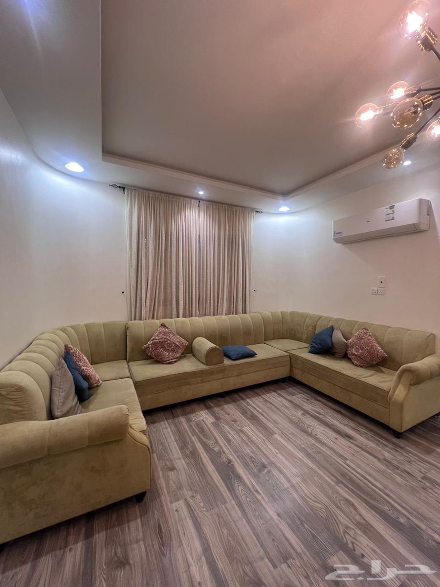 A complete set for 400 riyals, and I communicate privately64397963377026110