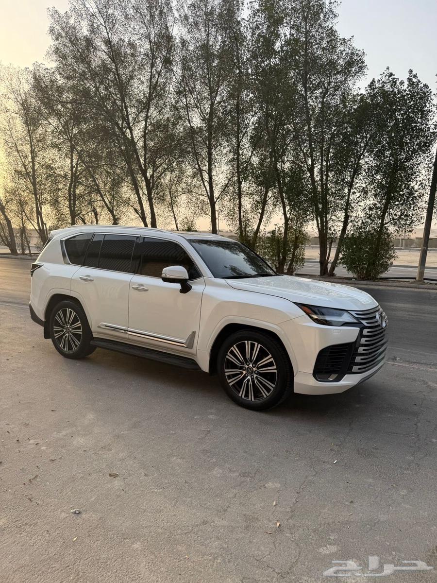 لكزس 33الف كيلو فقط64539130124163110