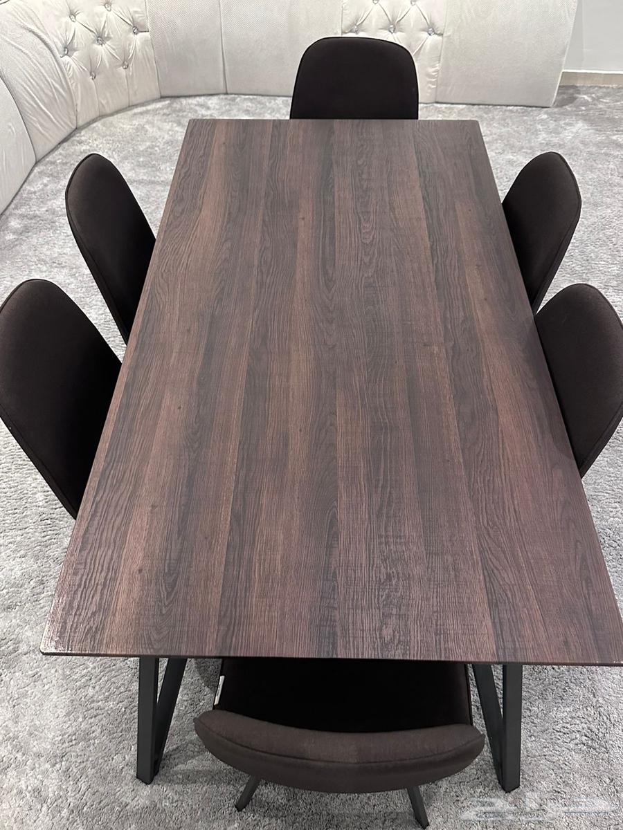 Dining table64393293942658112