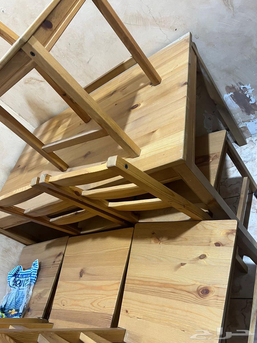 Tables for sale 3, each table comes with 4 chairs and is clean64399452445442110