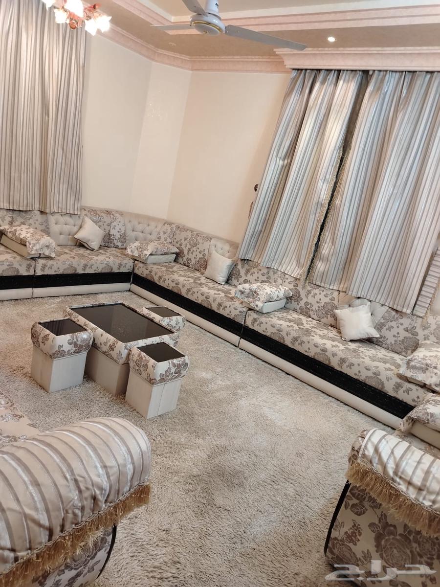 كنب مجلس و2ستاير وفرشه و2 مكييفات للبيع64394523881987111